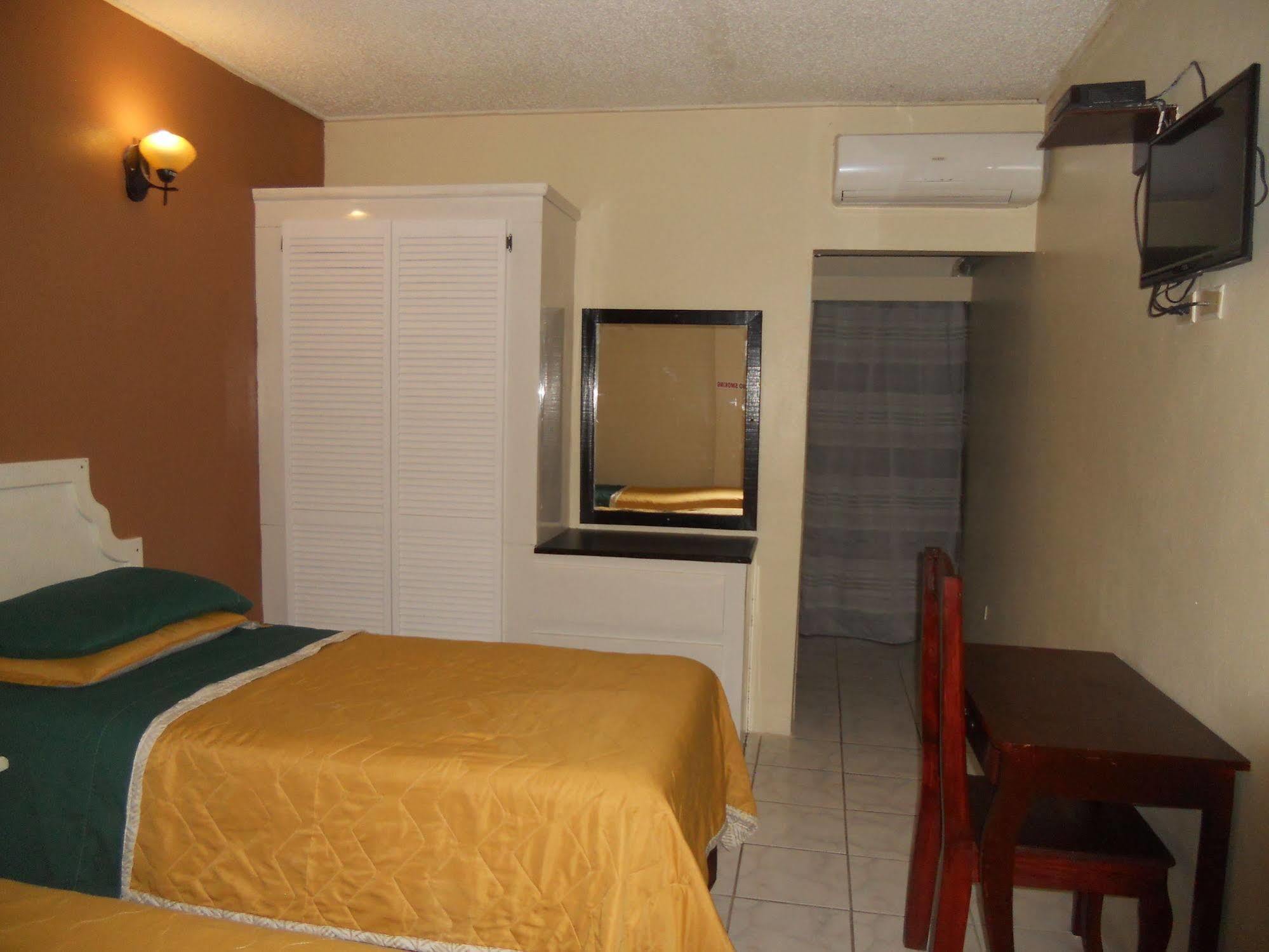 Seaview Inn Basseterre Eksteriør billede