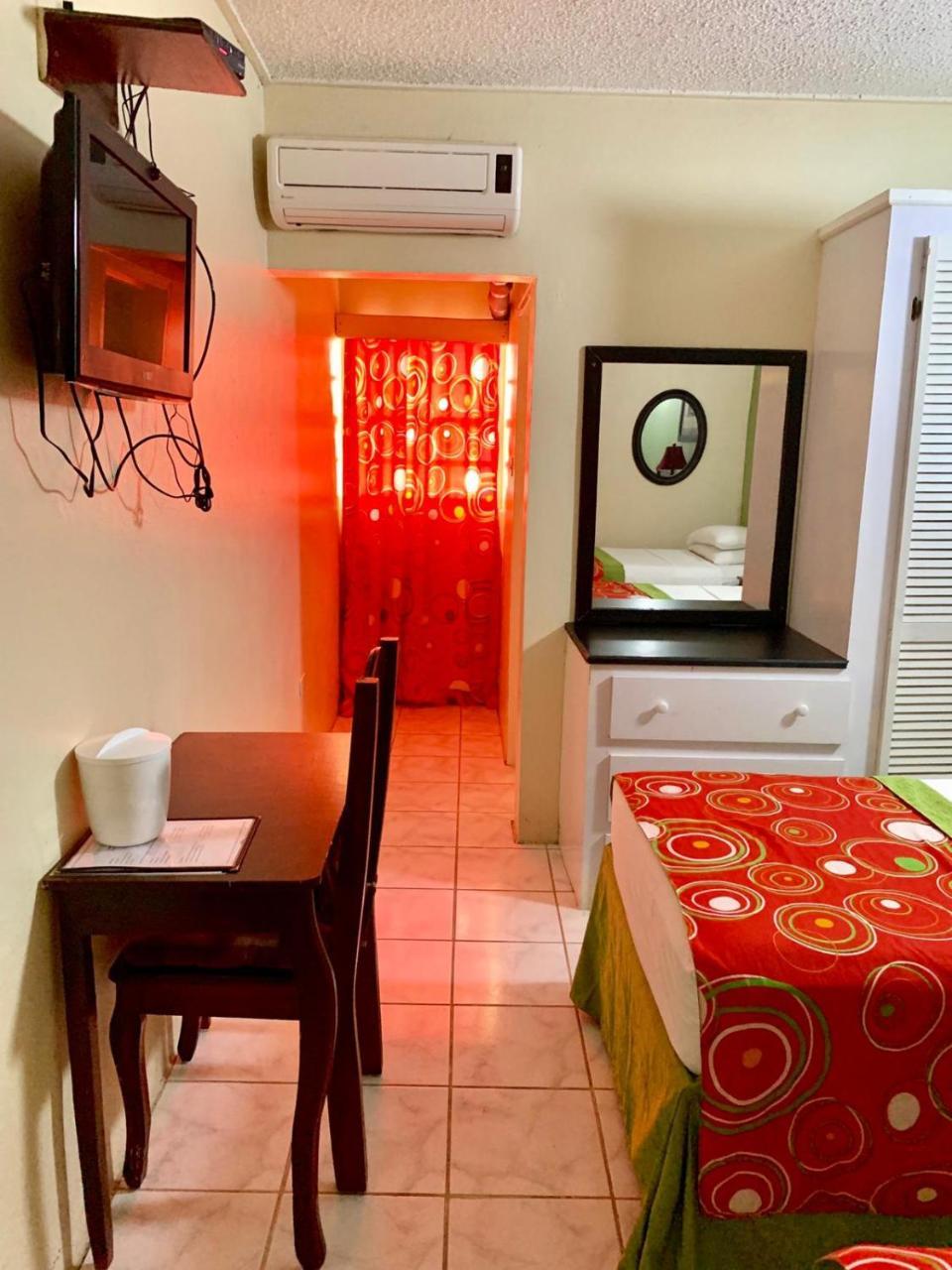 Seaview Inn Basseterre Eksteriør billede